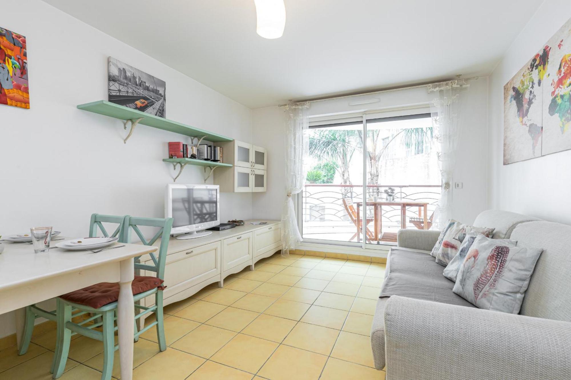 Nice 1 Bedroom Downtown Carre D'Or With Garage Bagian luar foto