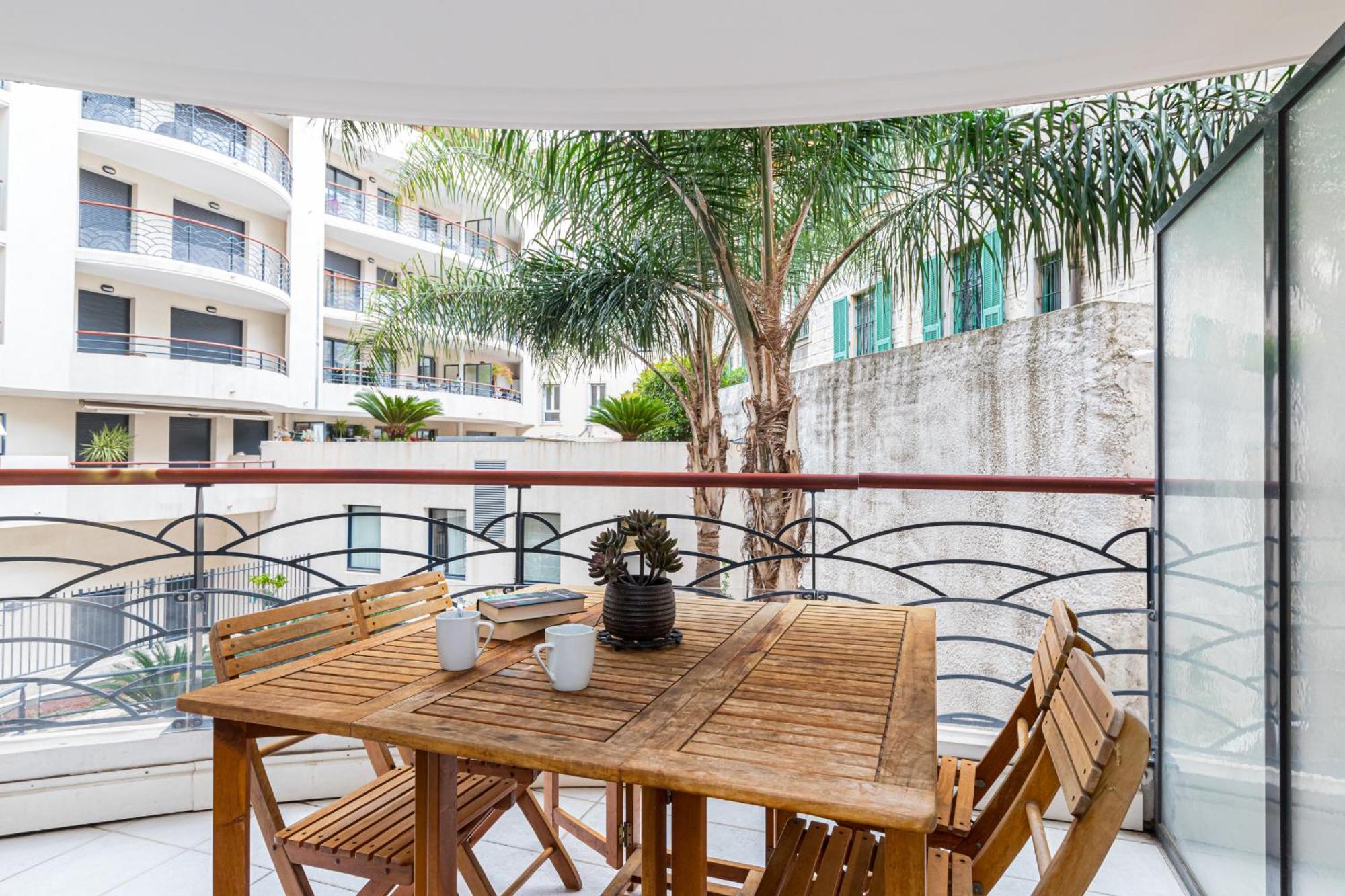 Nice 1 Bedroom Downtown Carre D'Or With Garage Bagian luar foto
