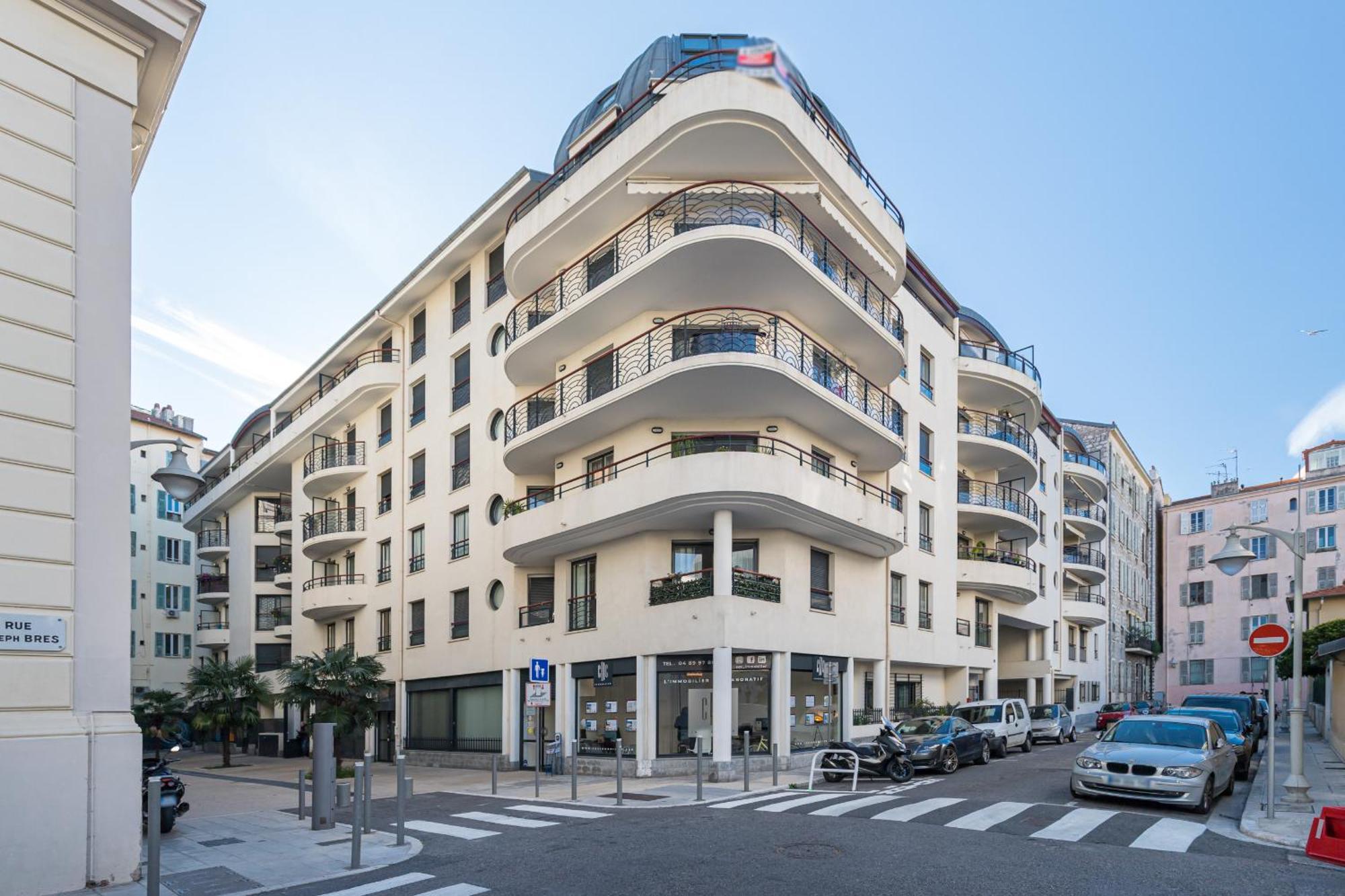 Nice 1 Bedroom Downtown Carre D'Or With Garage Bagian luar foto