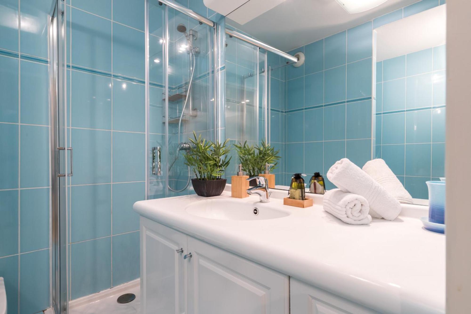 Nice 1 Bedroom Downtown Carre D'Or With Garage Bagian luar foto