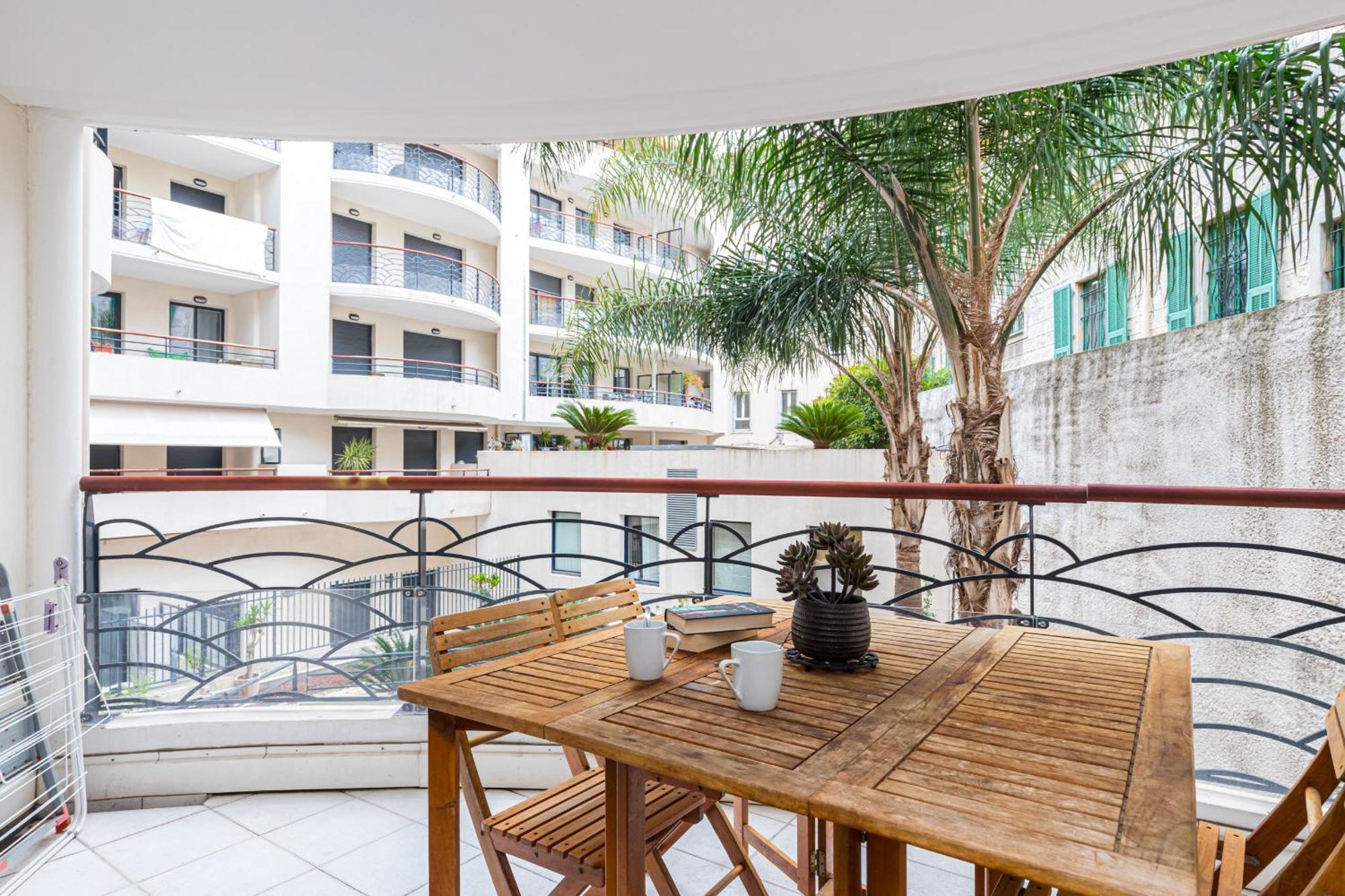 Nice 1 Bedroom Downtown Carre D'Or With Garage Bagian luar foto